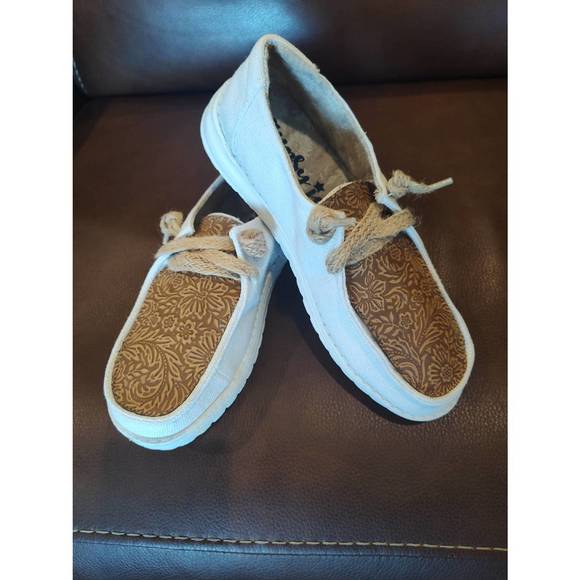 GYPSY JAZZ Shoes - NEW GYPSY JAZZ women's luma slip on shoes in white